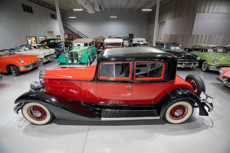 1933 Packard Eight 11
