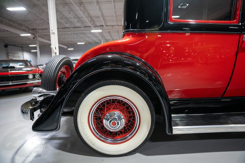 1933 Packard Eight 24