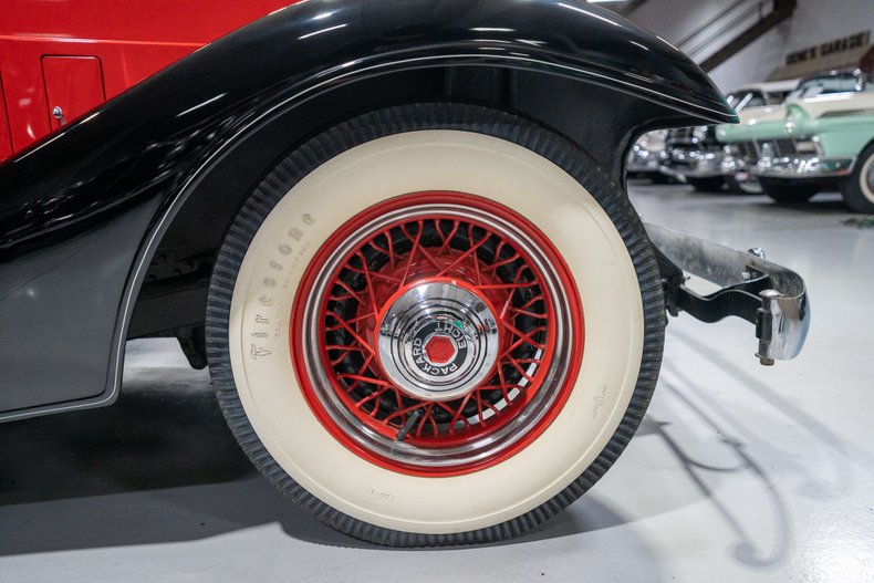 1933 Packard Eight 27