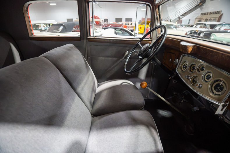 1933 Packard Eight 43