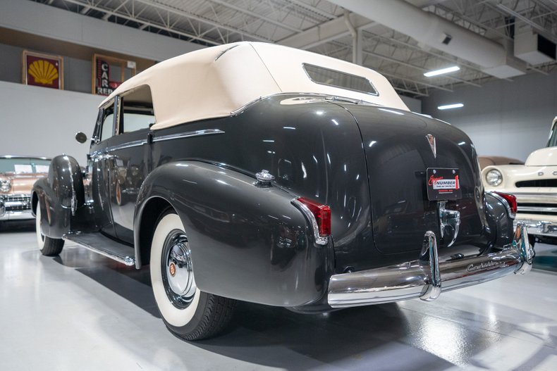 1940 Cadillac Series 75 38