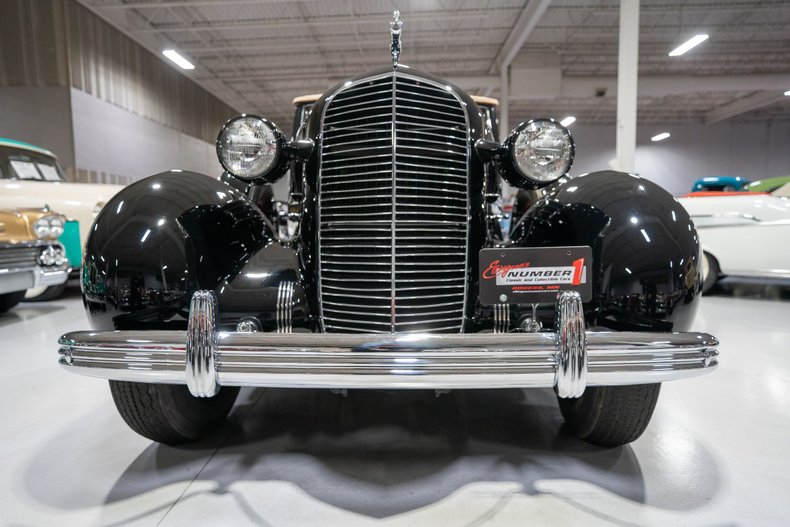 1936 Cadillac Series 85 V-12 30
