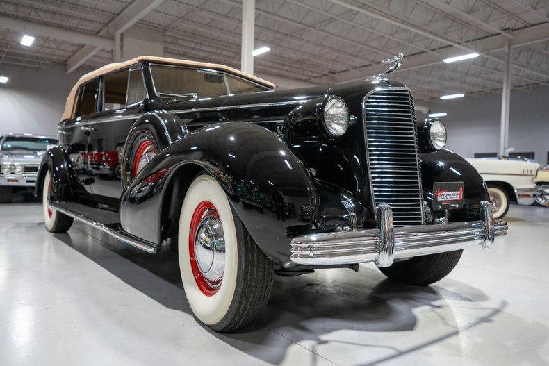 1936 Cadillac Series 85 V-12 31