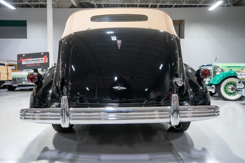 1936 Cadillac Series 85 V-12 35