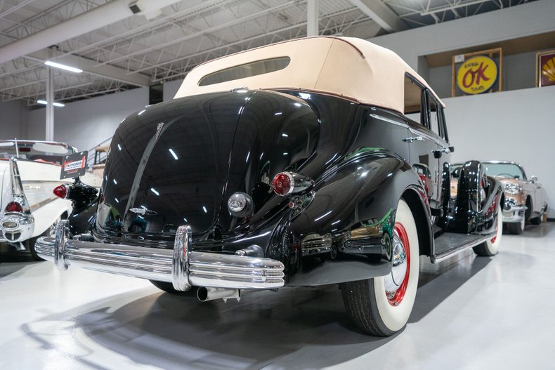 1936 Cadillac Series 85 V-12 34
