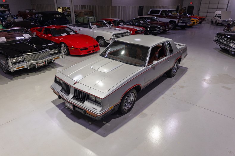 1984 Oldsmobile Cutlass Calais Hurst/Olds