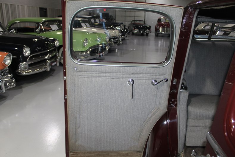 1936 Cadillac Series 85 V-12 63