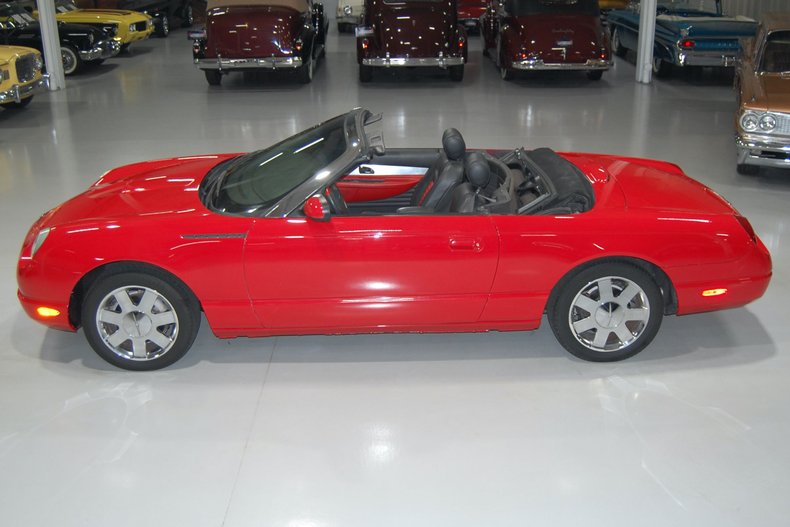 2002 Ford Thunderbird 11