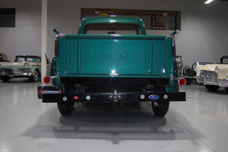 1953 Ford F-100 38