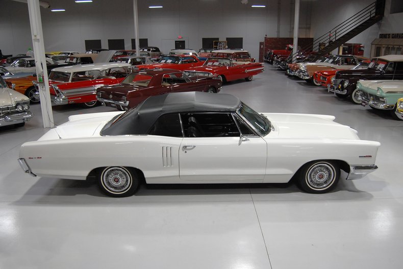 1966 Pontiac 2+2 Convertible 16