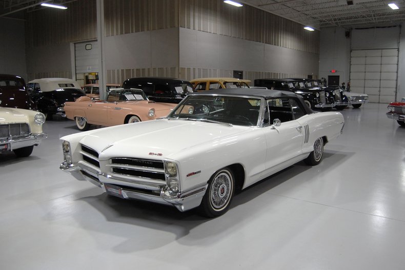 1966 Pontiac 2+2 Convertible 29