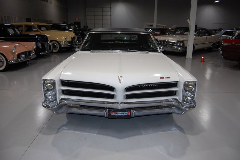 1966 Pontiac 2+2 Convertible 30