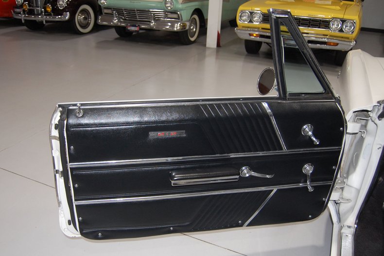 1966 Pontiac 2+2 Convertible 59