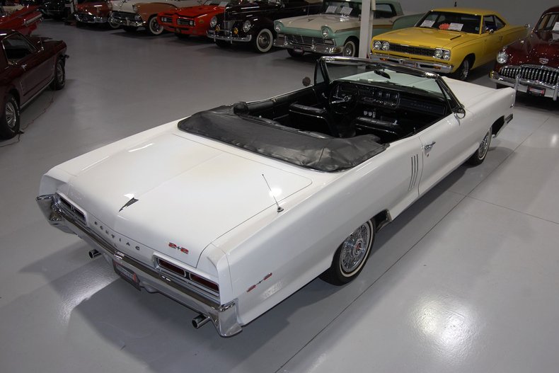 1966 Pontiac 2+2 Convertible 9
