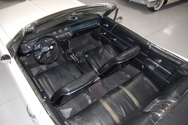 1966 Pontiac 2+2 Convertible 72