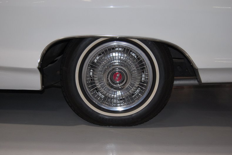 1966 Pontiac 2+2 Convertible 40