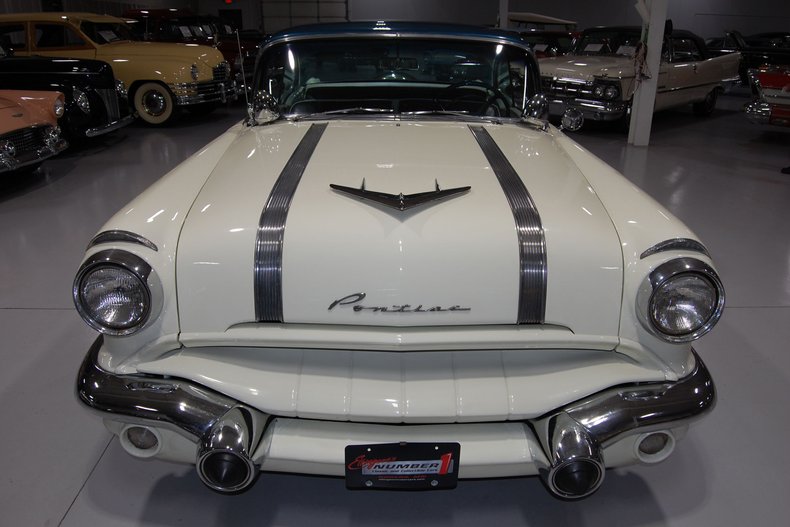 1956 Pontiac Star Chief 32