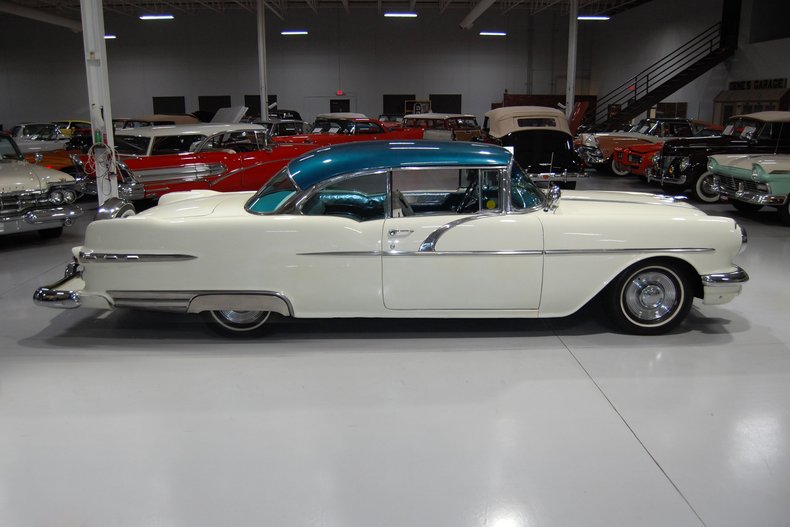 1956 Pontiac Star Chief 16