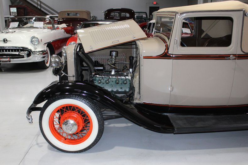 1932 Ford Model 18 32