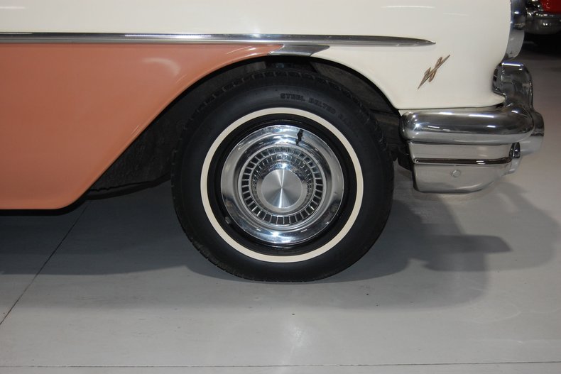 1956 Pontiac Star Chief 28