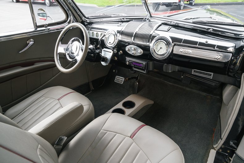 1947 Ford Super Deluxe