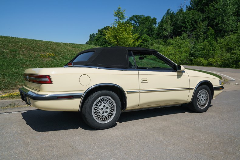 1991 Chrysler TC by Maserati