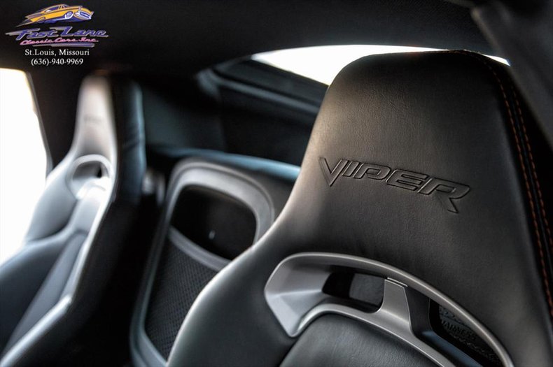  Dodge SRT Viper