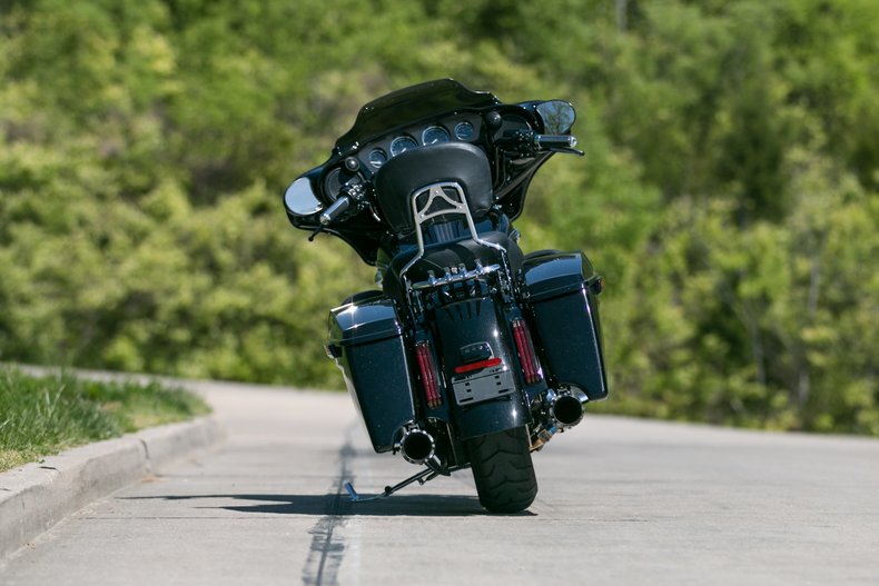 2016 Harley-Davidson Street Glide CVO