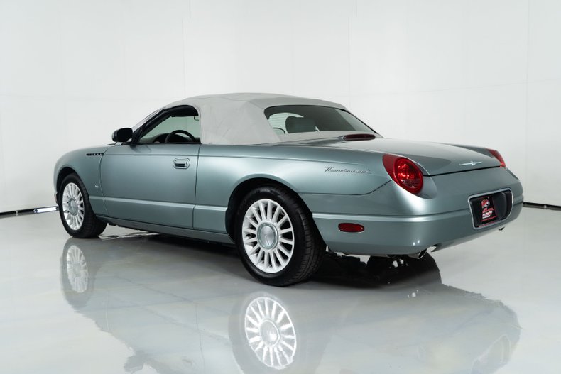 2004 Ford Thunderbird