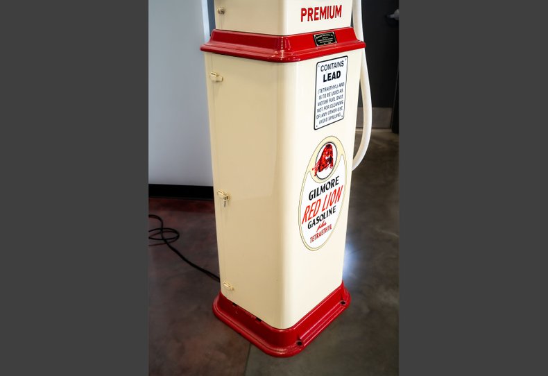  Bennett Red Lion Gilmore Gasoline Pump