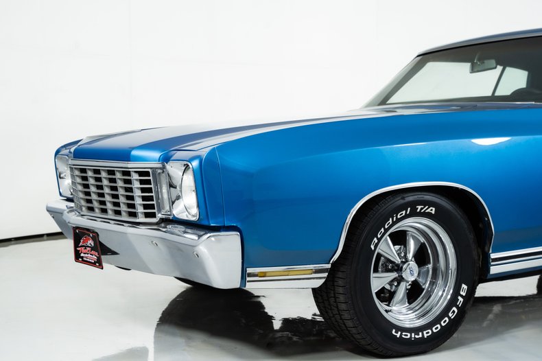 Greenlight 1/64 Chevrolet Monte Carlo SS 1972 – Decorazione Natalizia – Muscle Car Verde