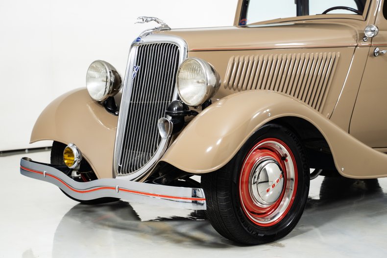 1934 Ford Deluxe