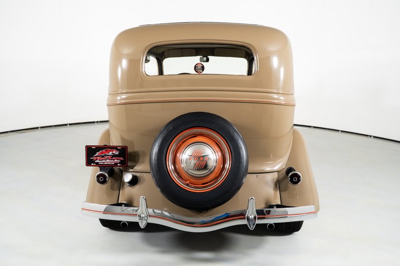 1934 Ford Deluxe