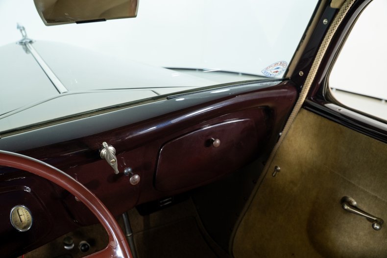1934 Ford Deluxe
