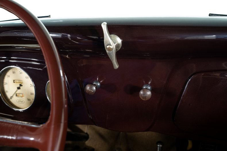 1934 Ford Deluxe
