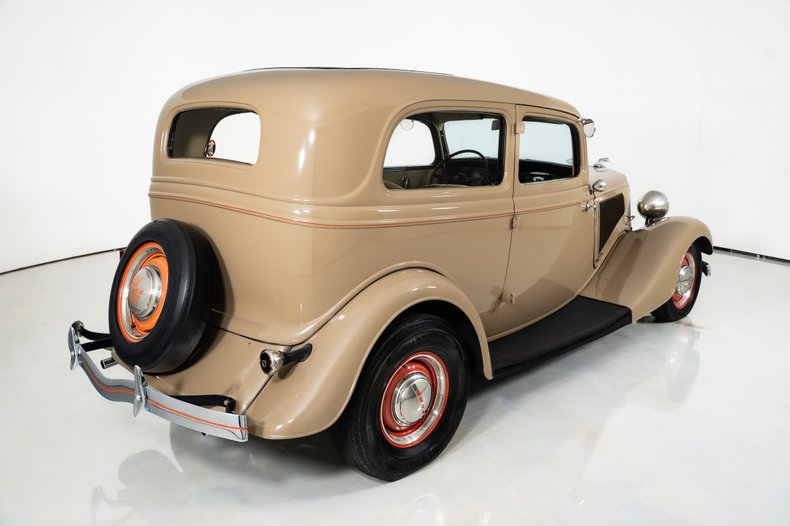 1934 Ford Deluxe