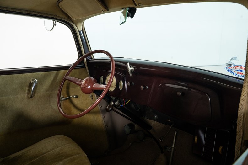 1934 Ford Deluxe