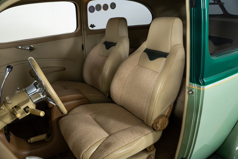 1940 Ford Tudor Sedan