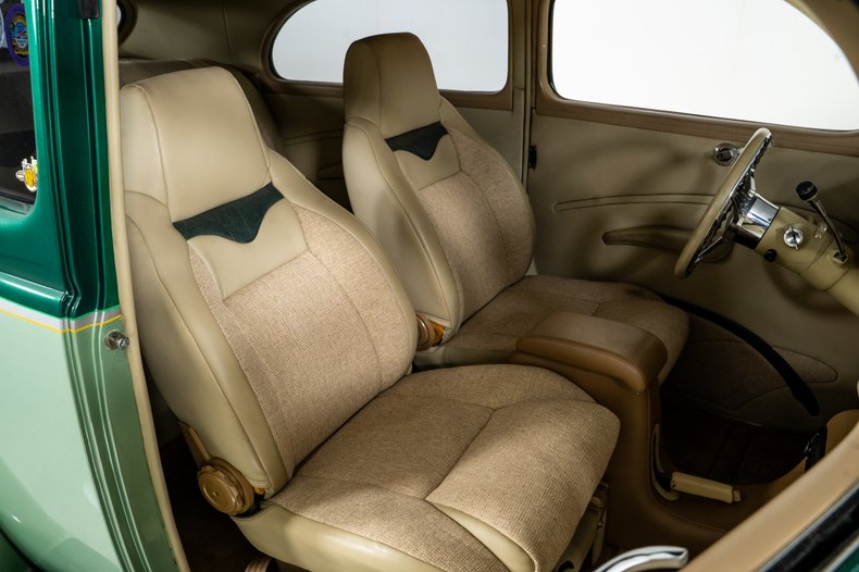 1940 Ford Tudor Sedan