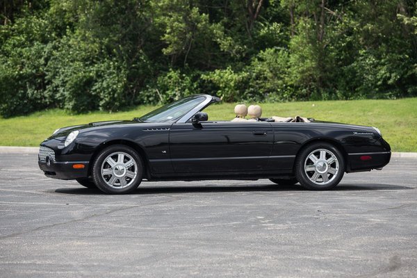 2004 Ford Thunderbird