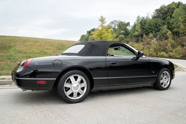 2004 Ford Thunderbird