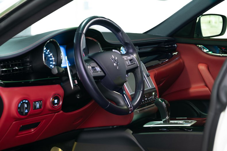 2016 Maserati Quattroporte 10