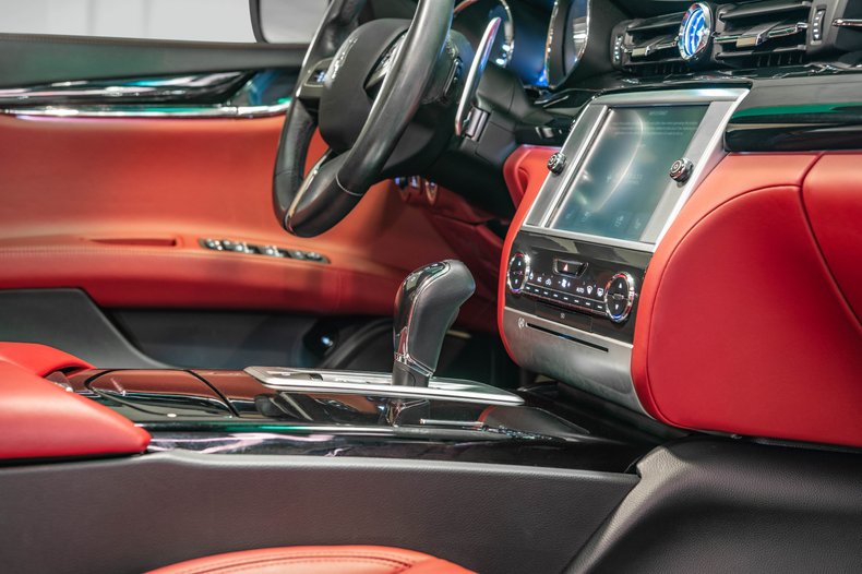 2016 Maserati Quattroporte 18