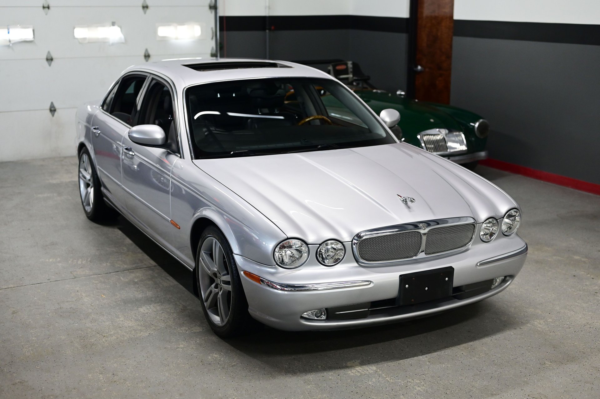 g16504 | 2004 Jaguar XJ8 | Frazier Motorcar Company