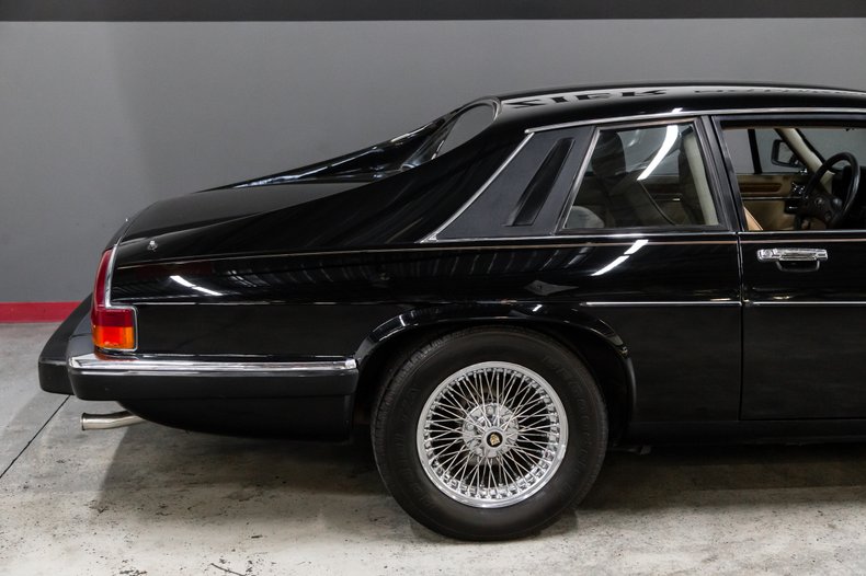 1989 Jaguar XJS BLACK/TAN COUPE