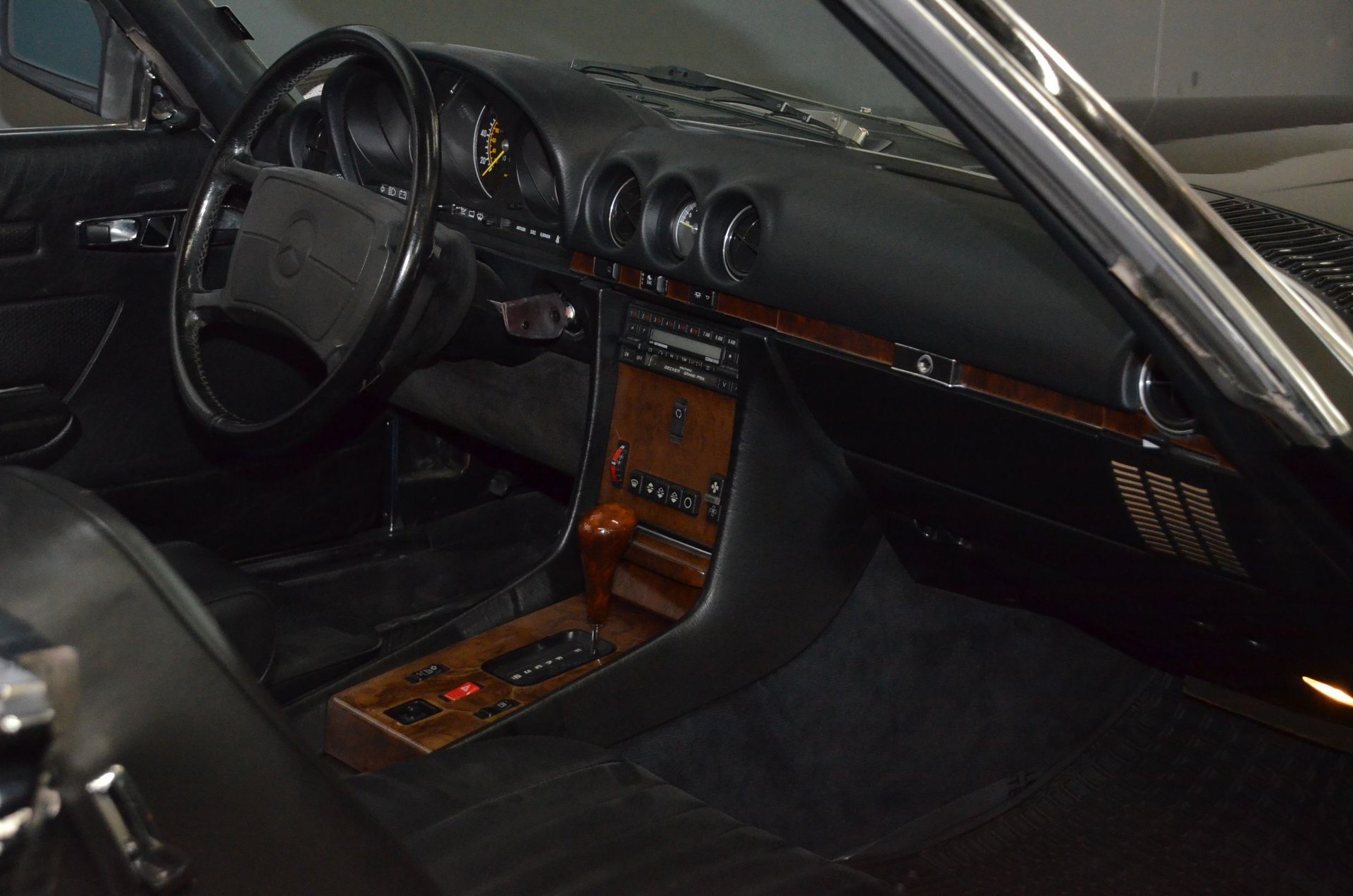 1986 Mercedes-Benz 560 SL | Frazier Motorcar Company, LLC