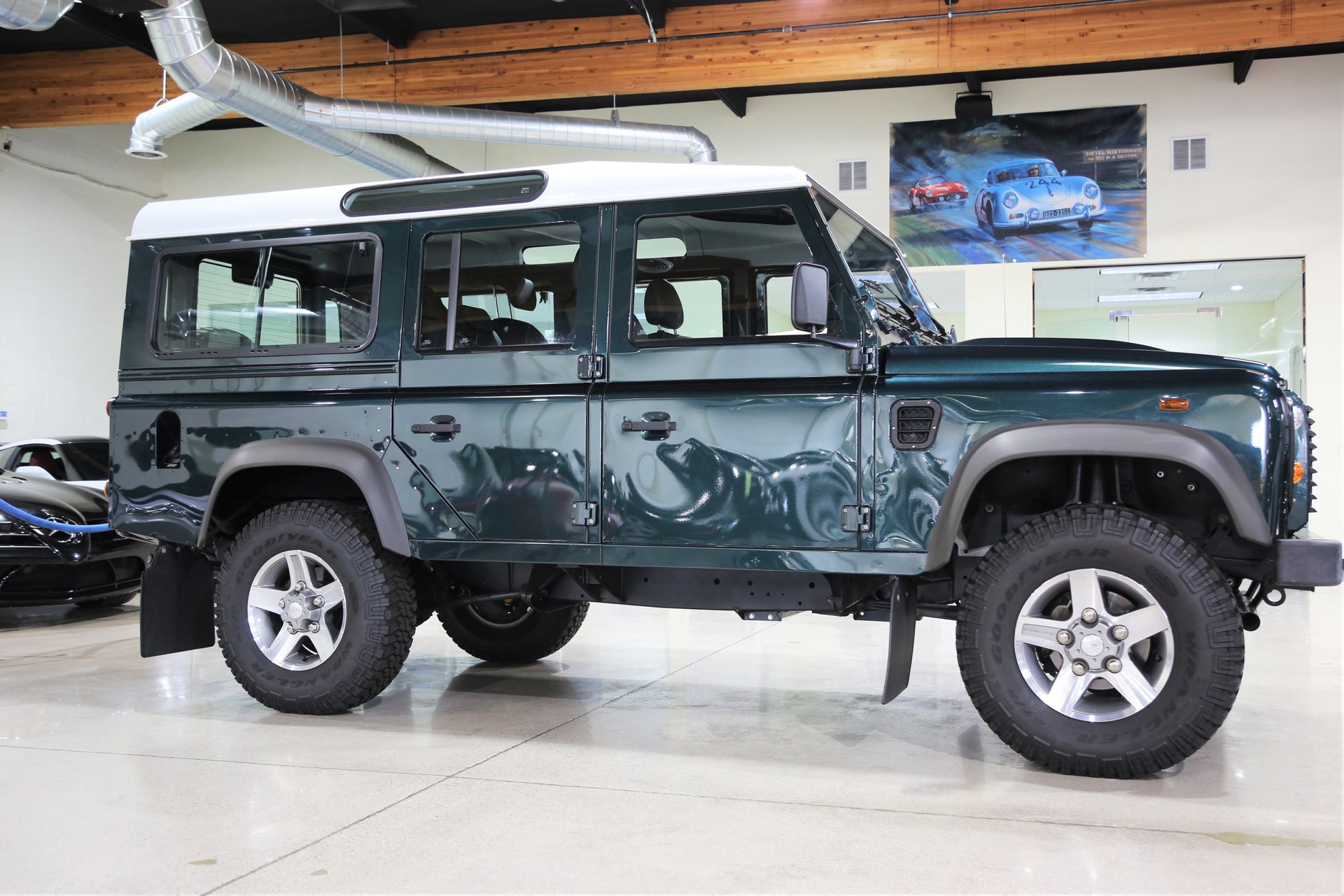 mentaal Toestemming van mening zijn 1995 Land Rover Defender 110 | Fusion Luxury Motors