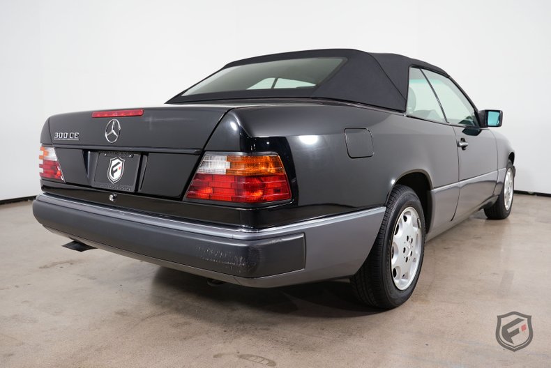 1993 Mercedes-Benz 300 Series