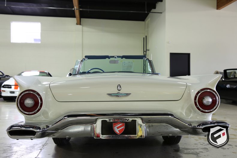 1957 Ford Thunderbird