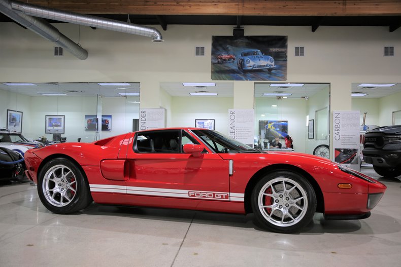 2005 ford gt 2dr cpe